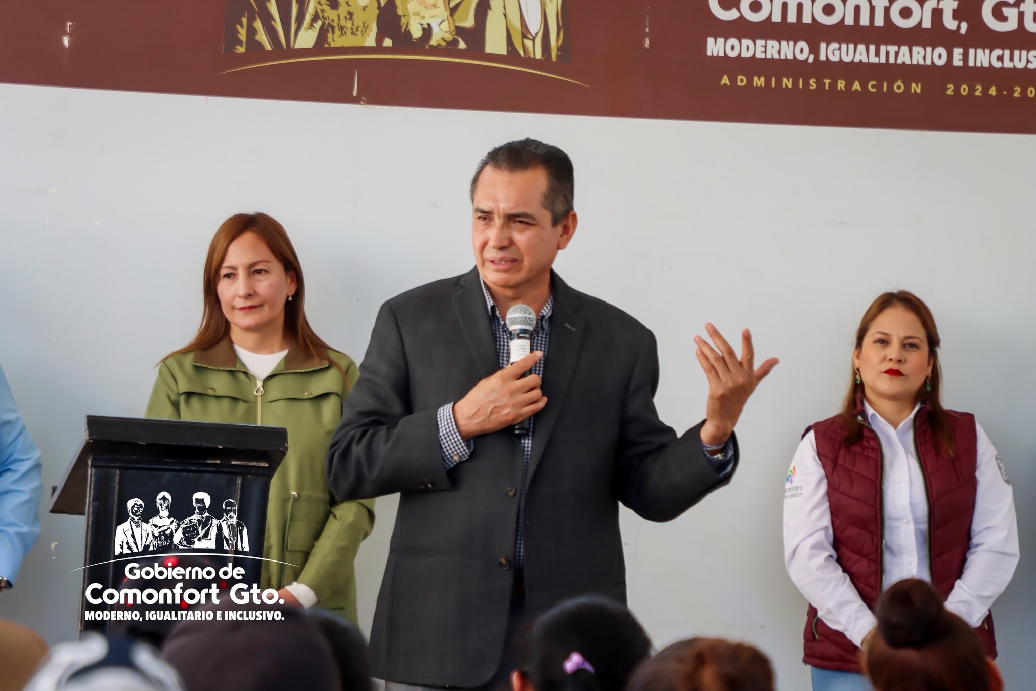 Integrantes del Ayuntamiento y Desarrollo Social en el evento